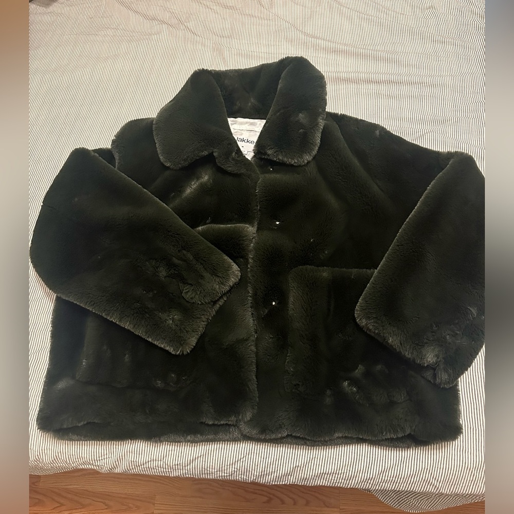Jakke Traci Boxy Faux Fur Coat Size M